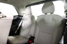 2022 Volvo XC90 T6 Momentum