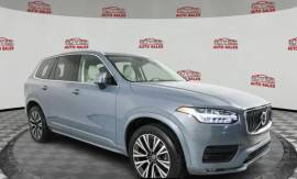 2022 Volvo XC90 T6 Momentum