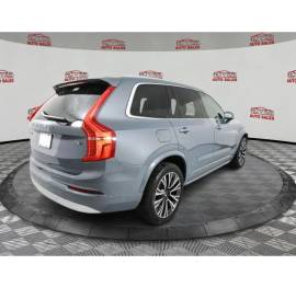 2022 Volvo XC90 T6 Momentum