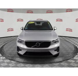 2023 Volvo XC40 B5 Plus Bright Theme
