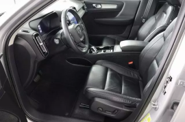 2023 Volvo XC40 B5 Plus Bright Theme